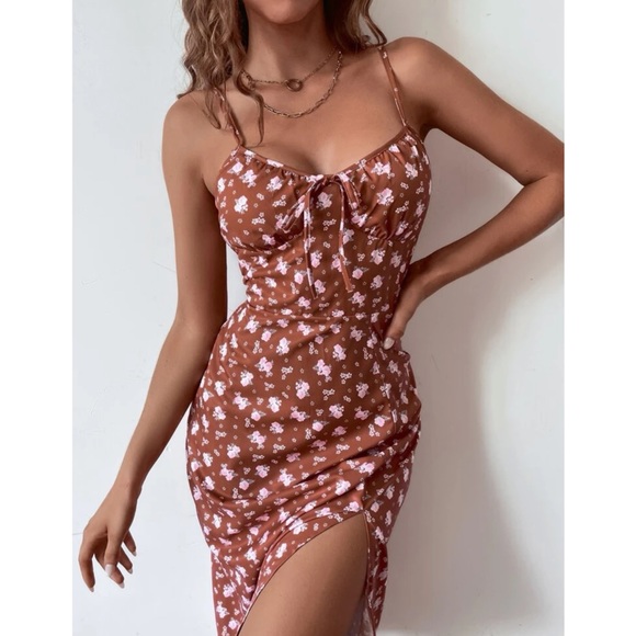 Ditsy Floral MIDI Dress - Picture 6 of 6